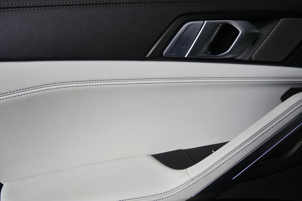 Thumbnail: 2023 BMW X6 - 13