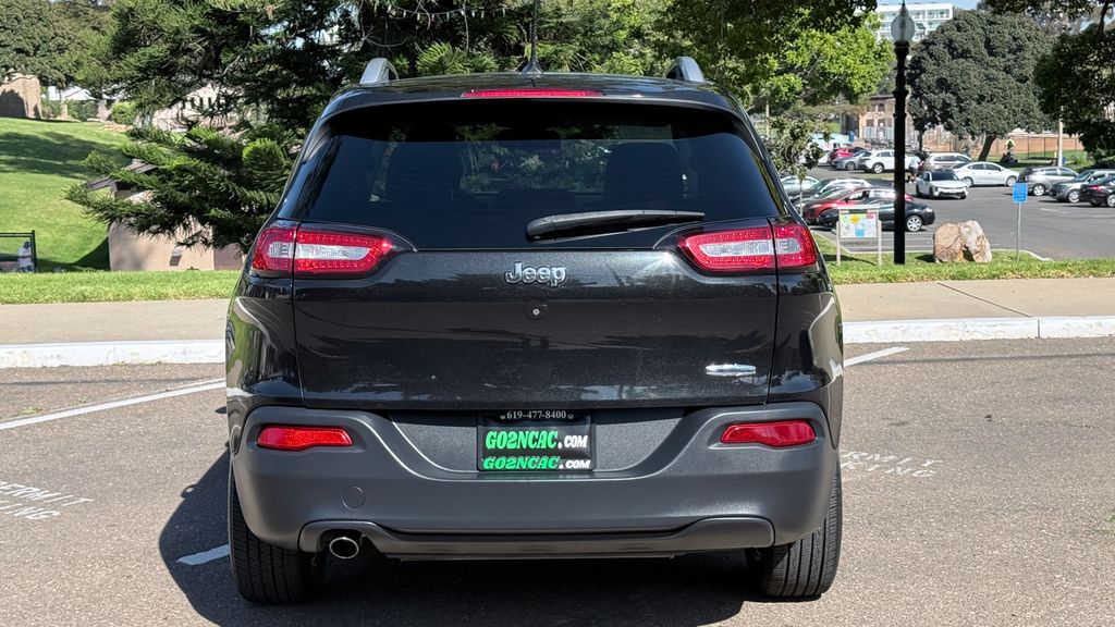 Used 2016 Jeep Cherokee Latitude 4D Sport Utility