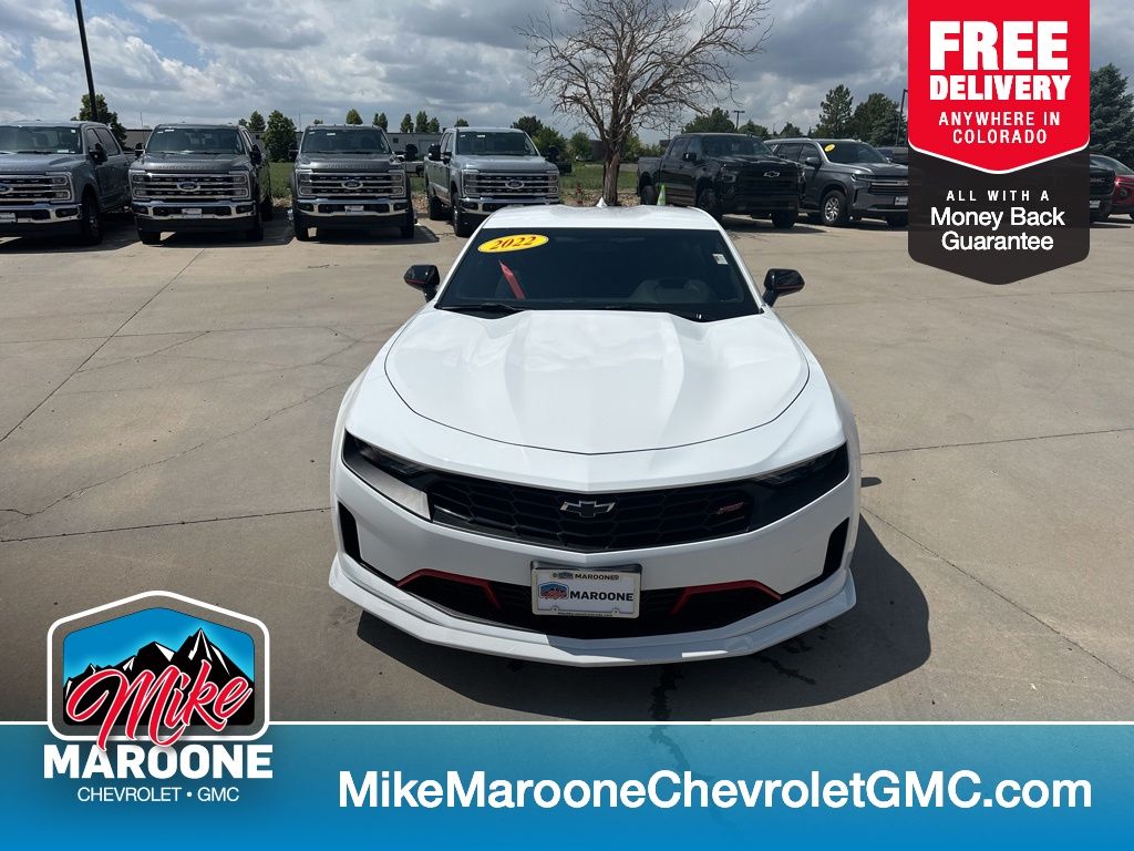 Summit White 2022 Chevrolet Camaro Coupe Rear-Wheel Drive 6-Speed Manual