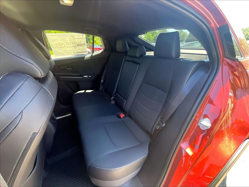2026 Toyota C-HR — photo 15