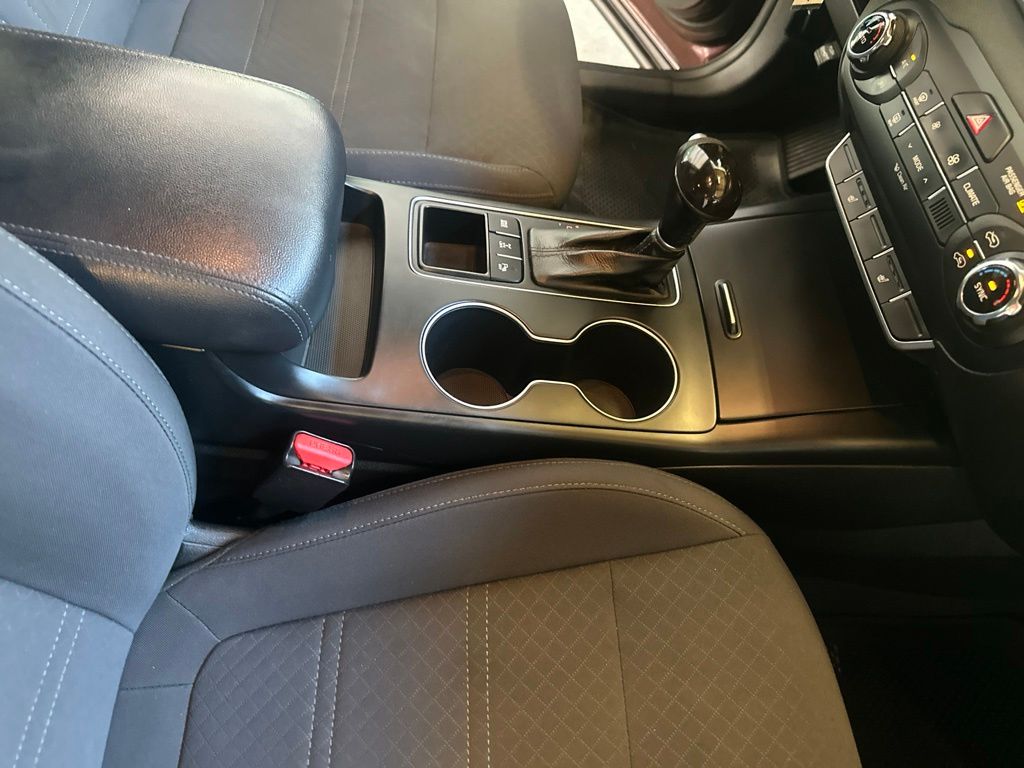 Used 2017 Purple Kia LX image 35