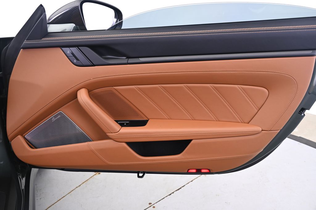 Thumbnail: 2025 Porsche 911 - 19