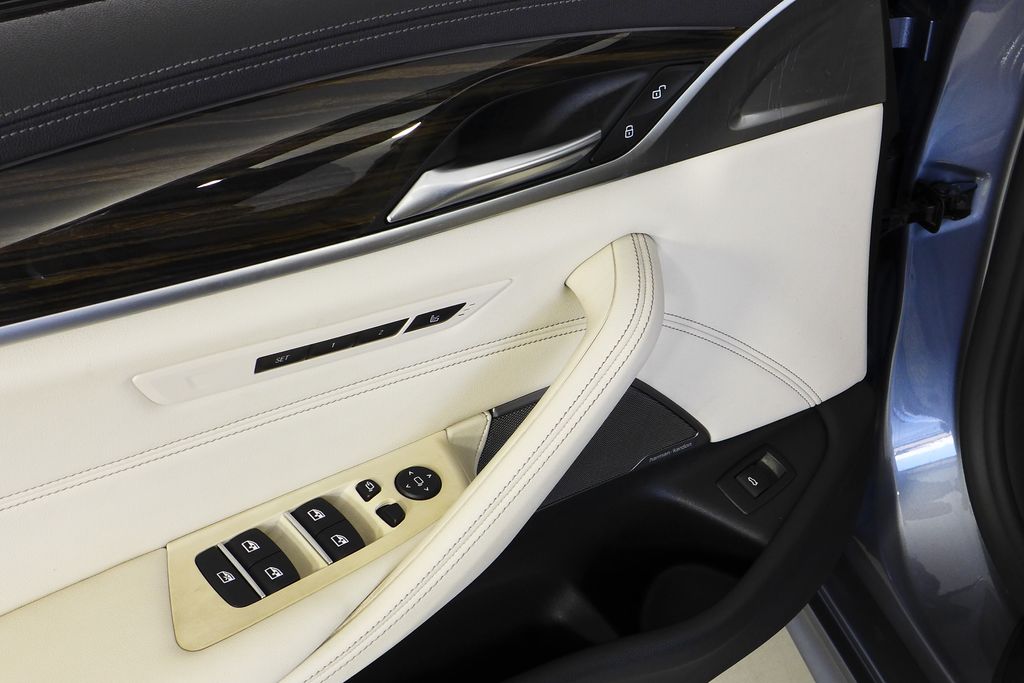 Thumbnail: 2021 BMW 5 Series - 12