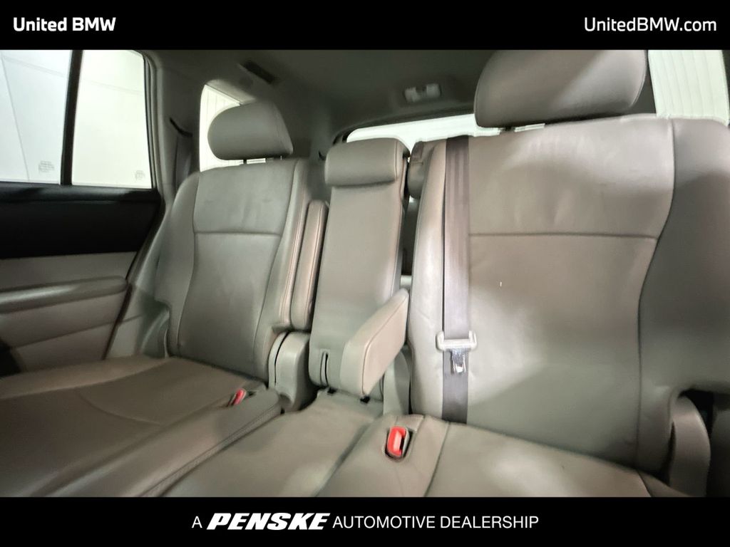 Thumbnail: 2011 Toyota Highlander - 20
