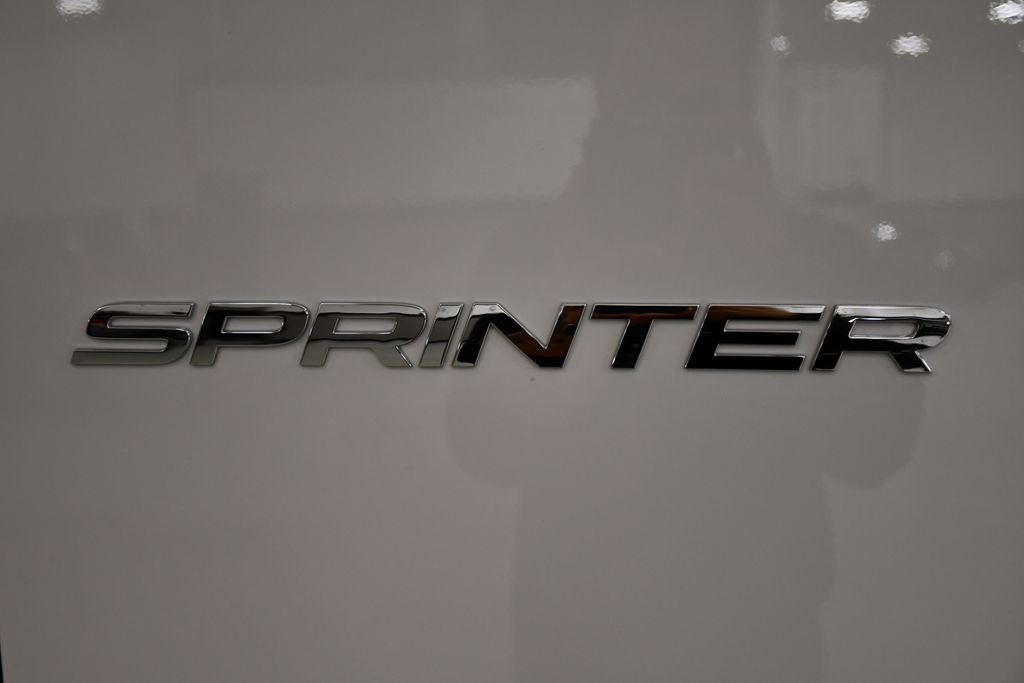 2025 Mercedes-Benz Sprinter 2500 9