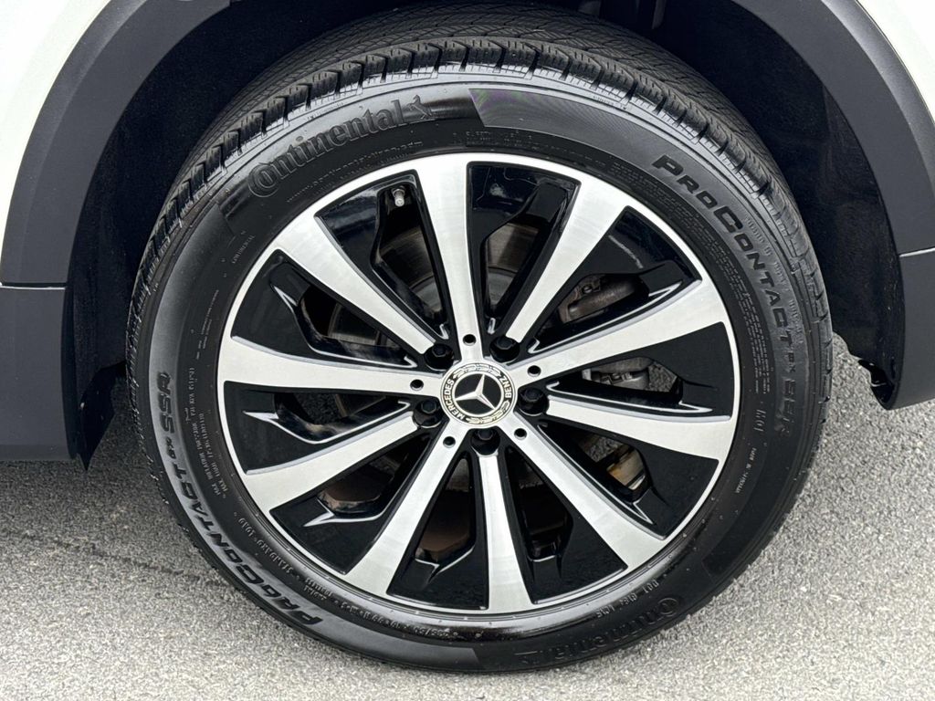 Thumbnail: 2022 Mercedes-Benz GLB - 16