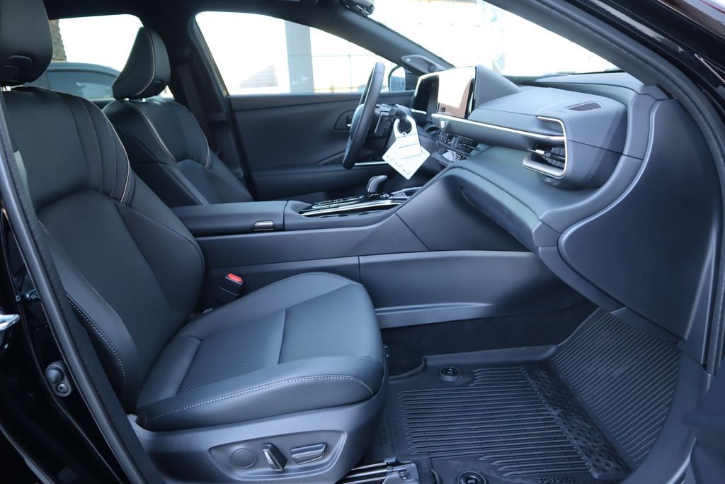 2026 Toyota Crown Signia Limited - Photo 19