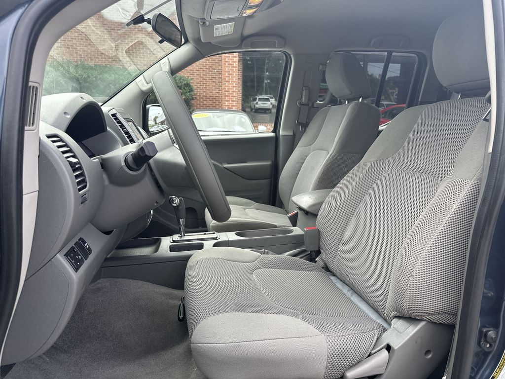 2019 Nissan Frontier SV - 10