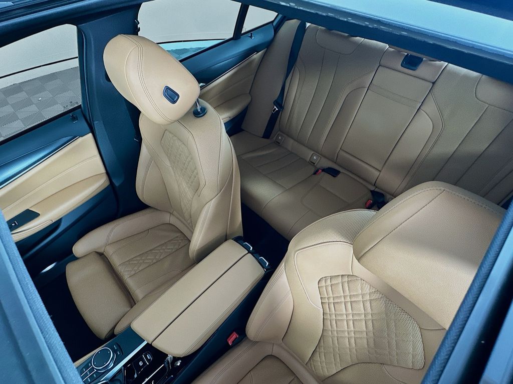 Thumbnail: 2023 BMW 5 Series - 23