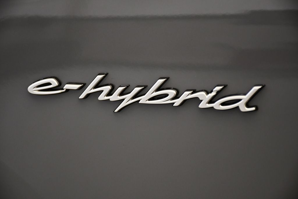 Thumbnail: 2026 Porsche Cayenne - 12