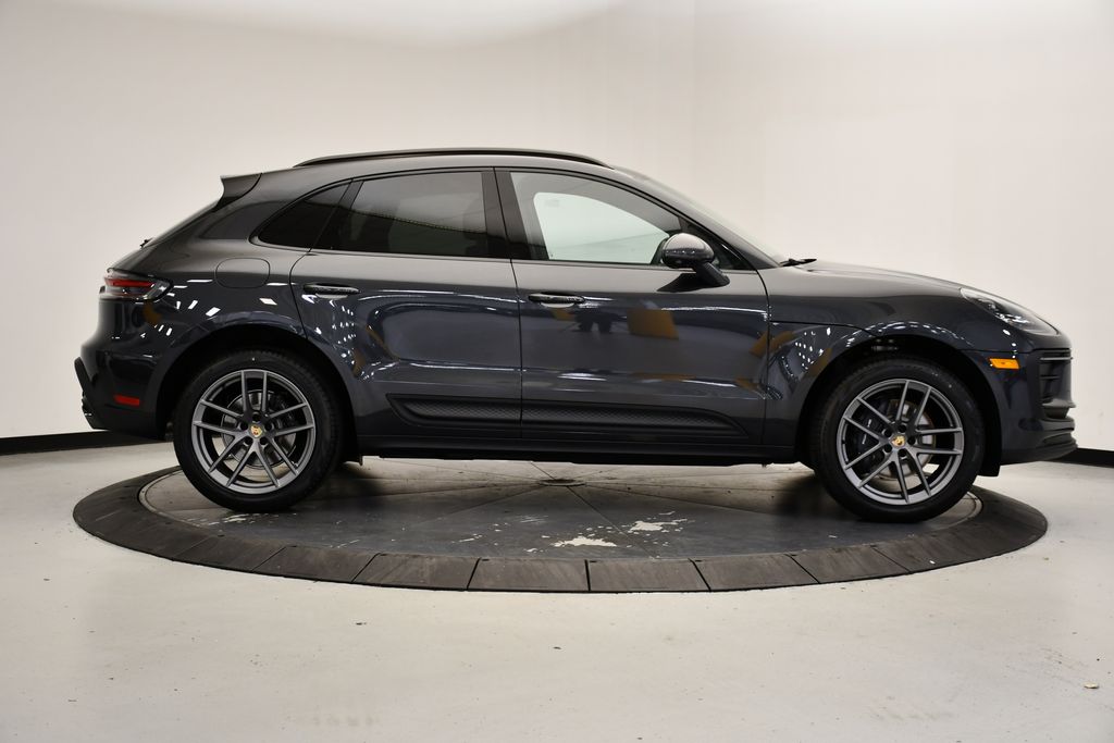 Thumbnail: 2026 Porsche Macan - 8
