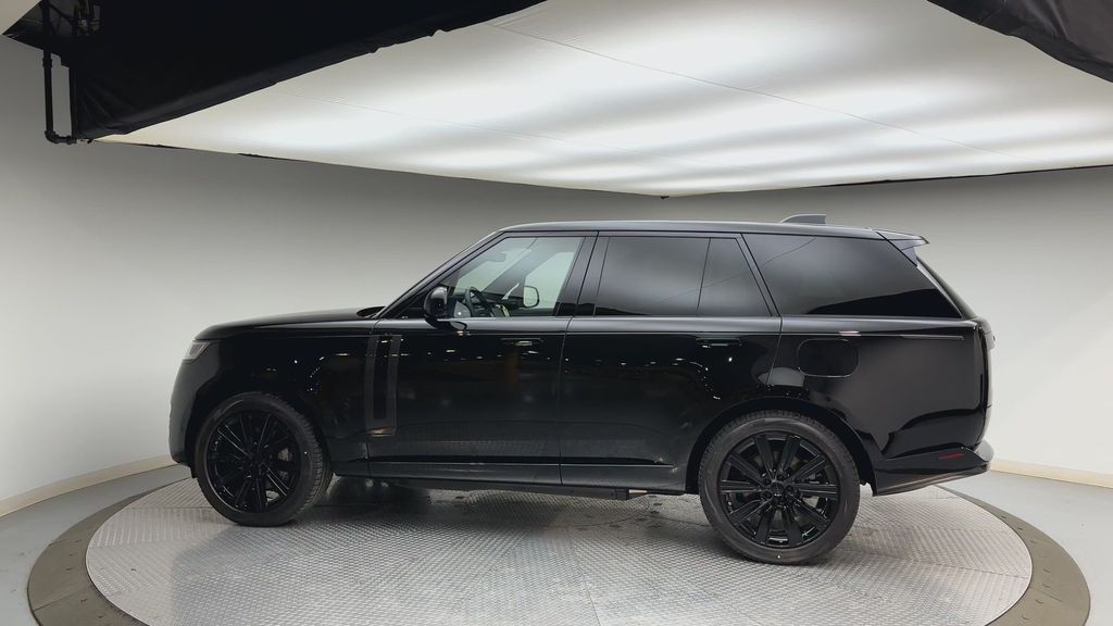 Thumbnail: 2026 Land Rover Range Rover - 5