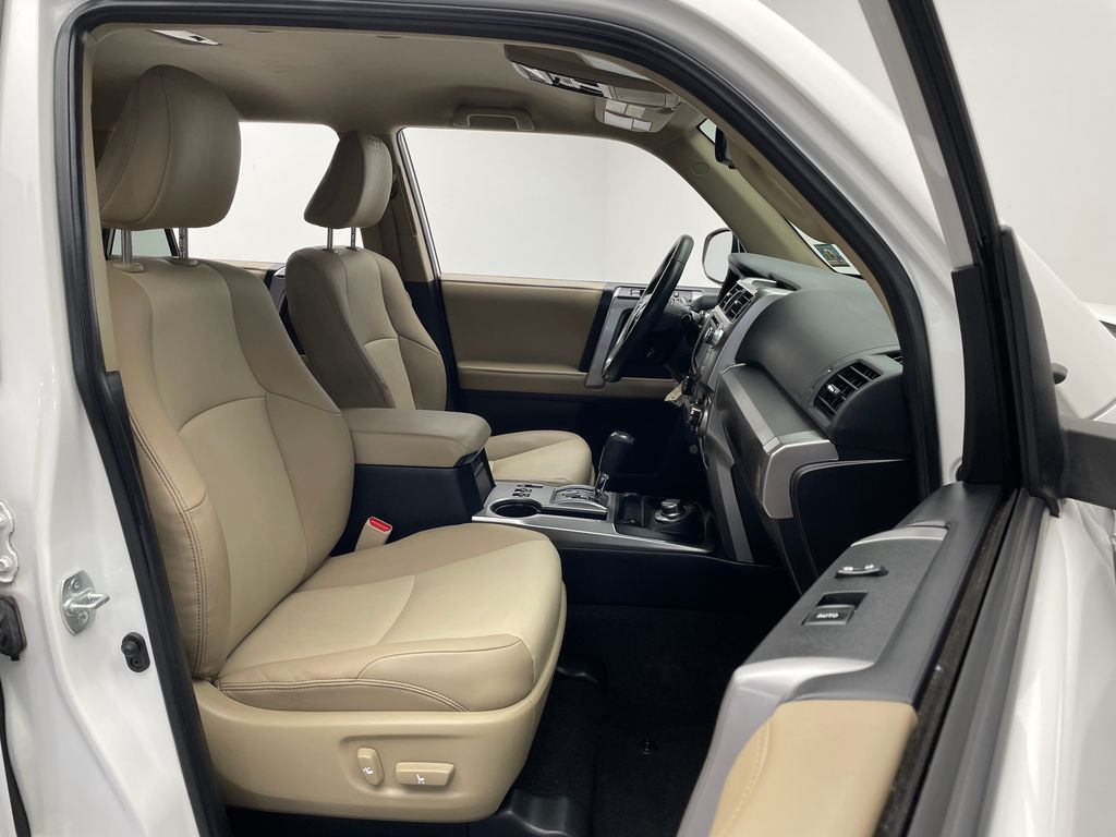 Thumbnail: 2019 Toyota 4Runner - 18