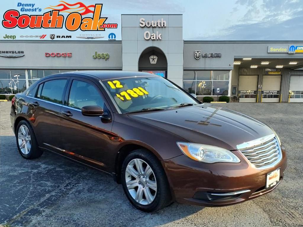 2012 Chrysler 200 Touring Sedan FWD