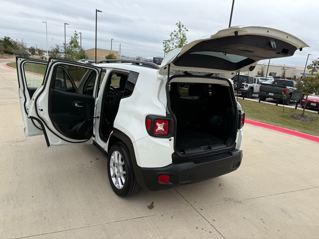 Thumbnail: 2019 Jeep Renegade - 24