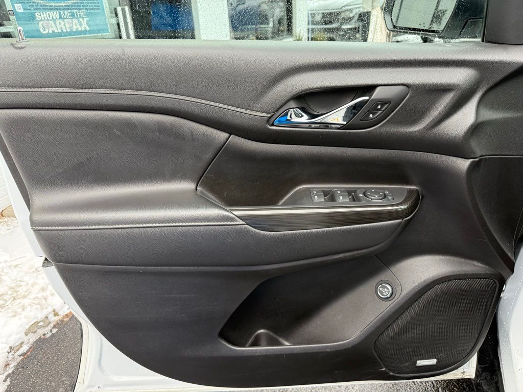2023 GMC Acadia SLT - Photo 11