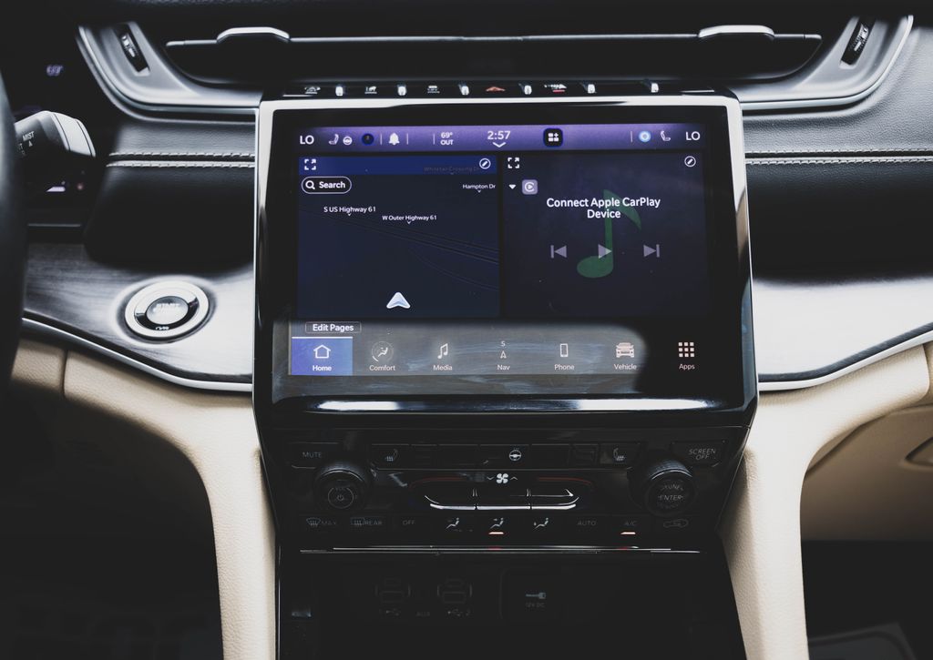 View vehicle photo 5