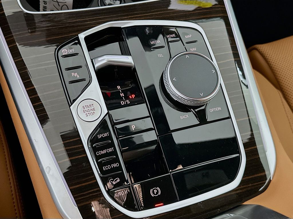 Thumbnail: 2026 BMW X5 - 15