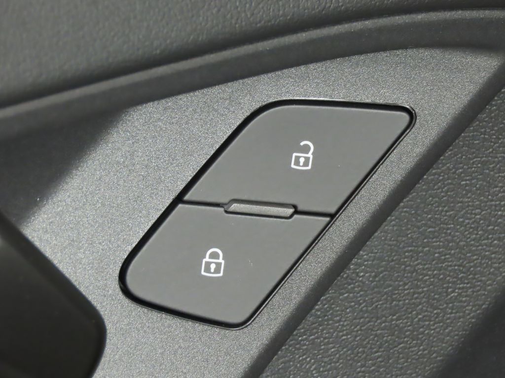 Thumbnail: 2026 Audi RS 3 - 28