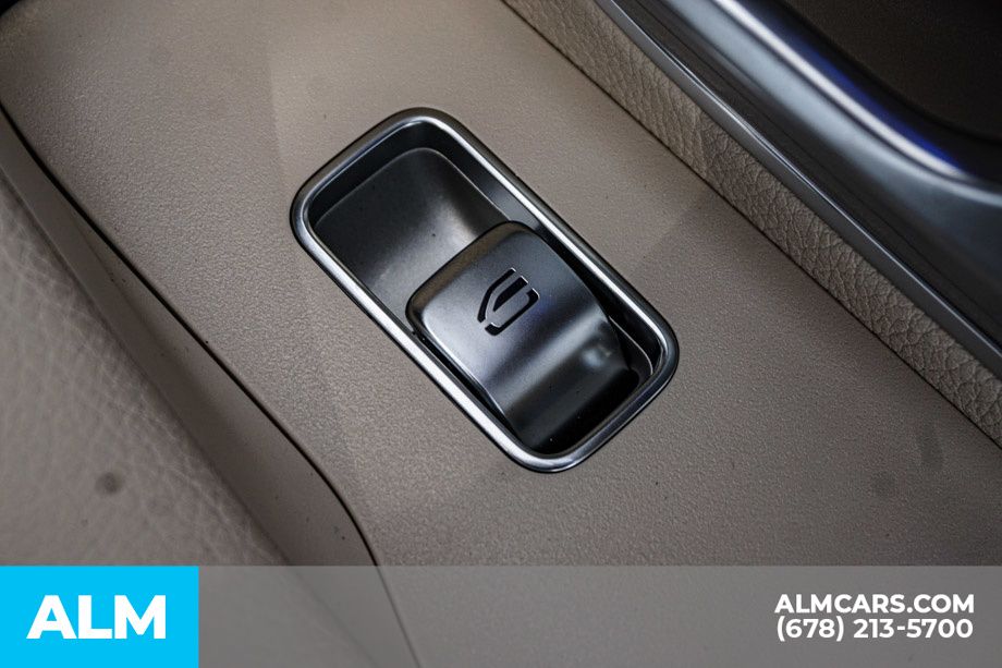 Used 2025 White Mercedes-Benz GLE 580 image 61
