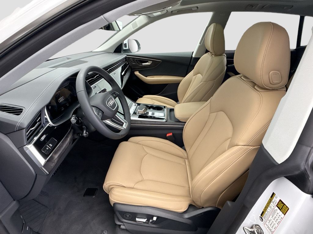 Thumbnail: 2026 Audi Q8 - 18