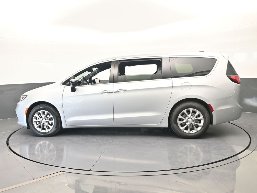 New 2026 Silver Mist Clearcoat Chrysler Limited image 3