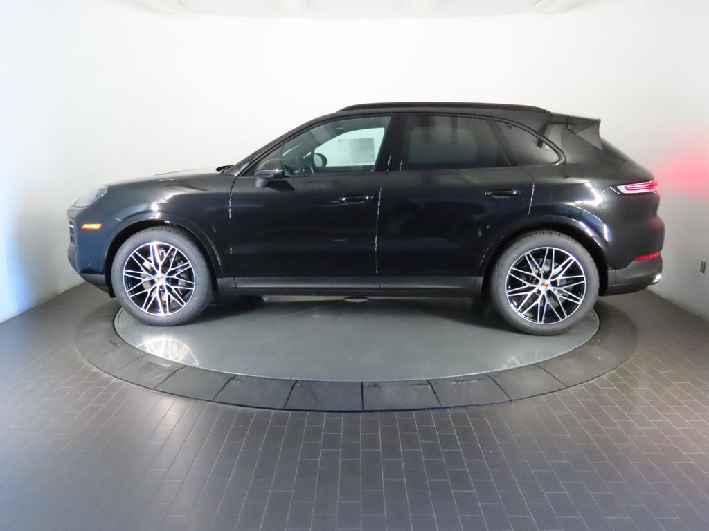 Thumbnail: 2026 Porsche Cayenne - 2