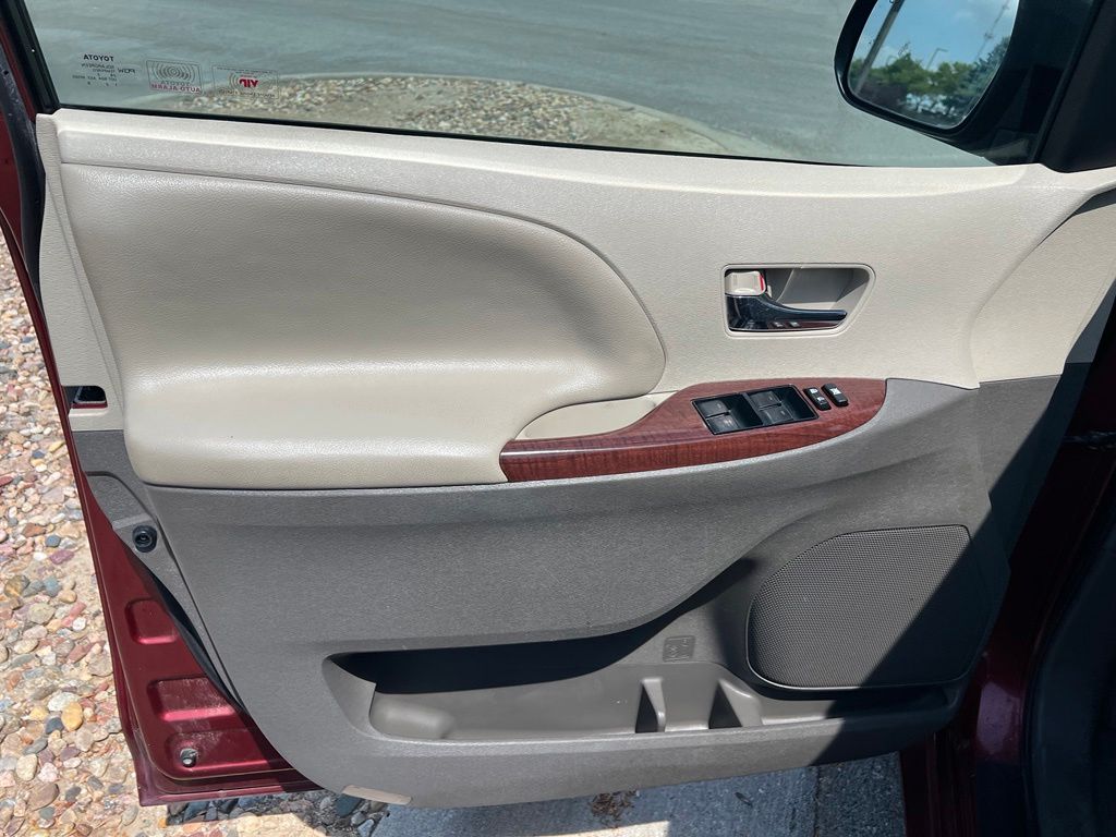 Used 2014 Toyota Sienna Van
