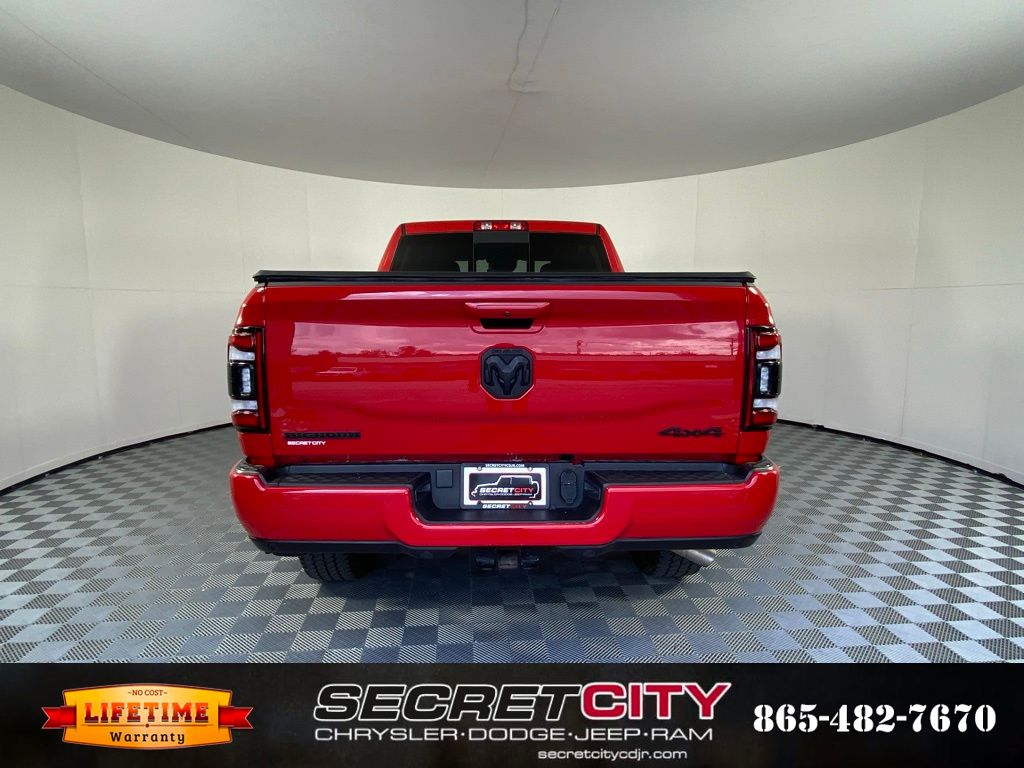 View vehicle photo 6