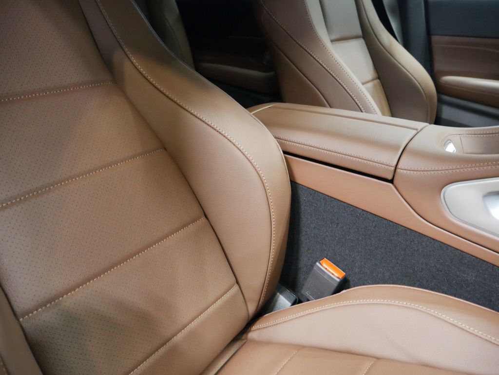 Thumbnail: 2026 Mercedes-Benz GLE - 30