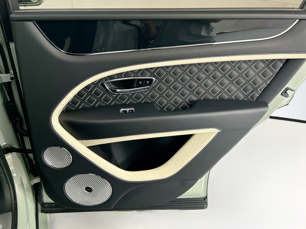 Thumbnail: 2023 Bentley Bentayga - 26