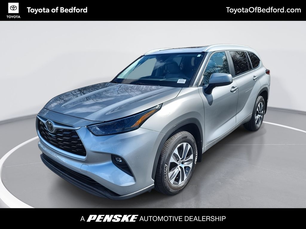 2023 Toyota Highlander XLE -
                Bedford, OH