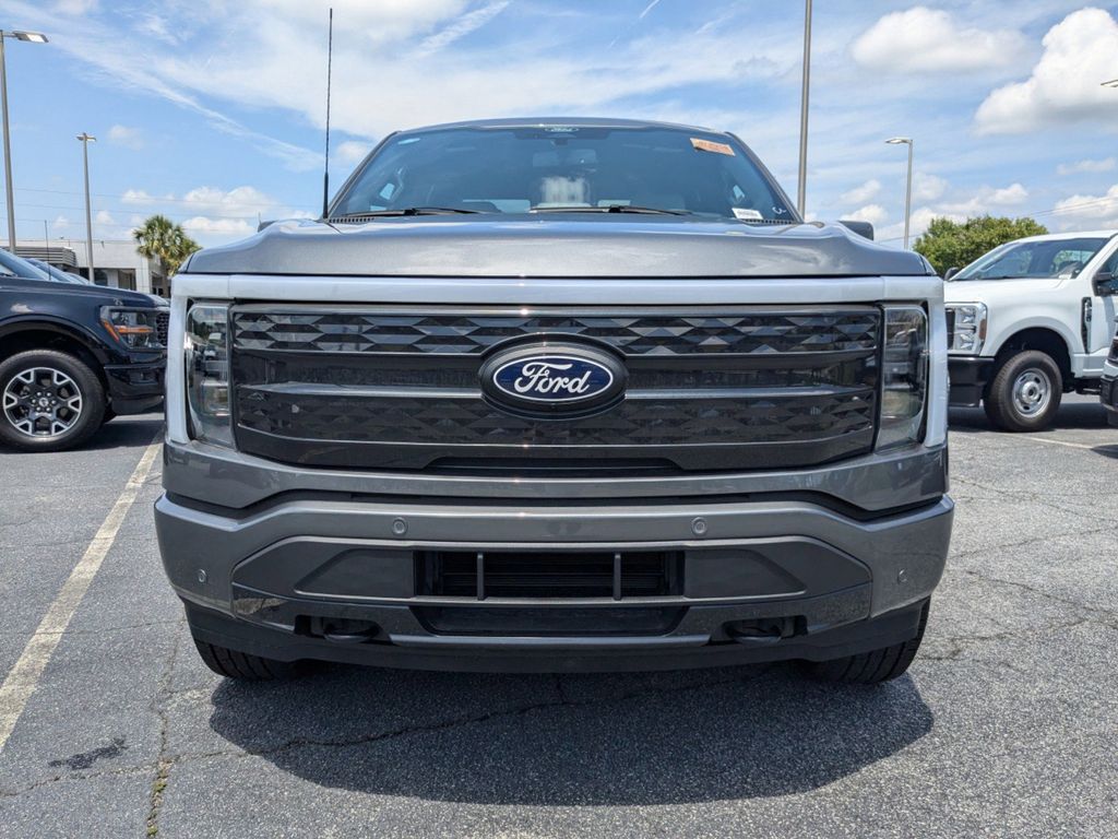 2025 Ford F-150 Lightning Platinum