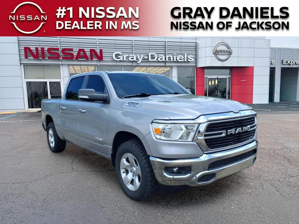 2020 RAM 1500 Big Horn/Lone Star 4x4 Crew Cab 5'7's photo