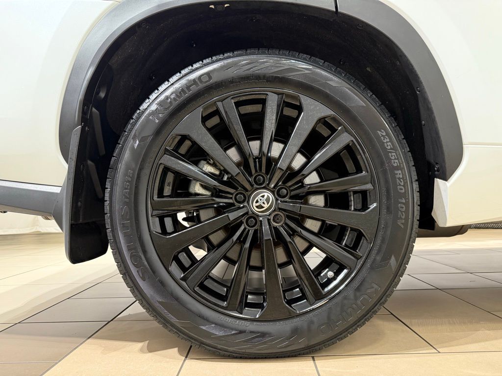 Thumbnail: 2024 Toyota Highlander - 9