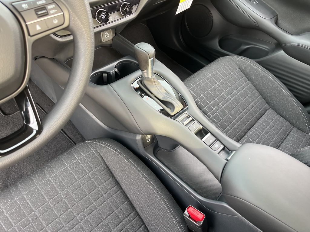 2025 Honda HR-V LX 11