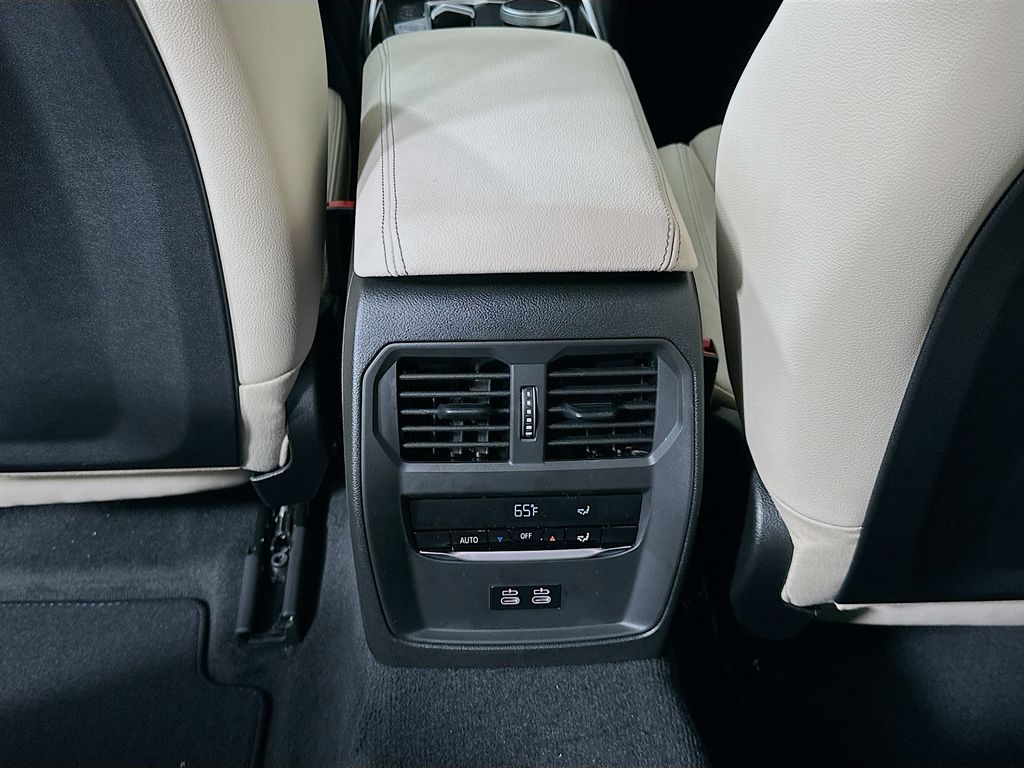 Thumbnail: 2026 BMW 3 Series - 18