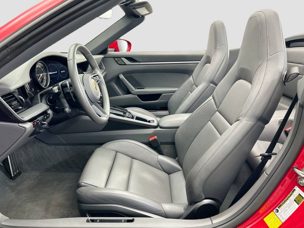 Thumbnail: 2021 Porsche 911 - 5