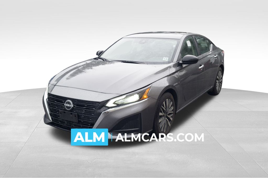 2024 Nissan Altima SV's photo