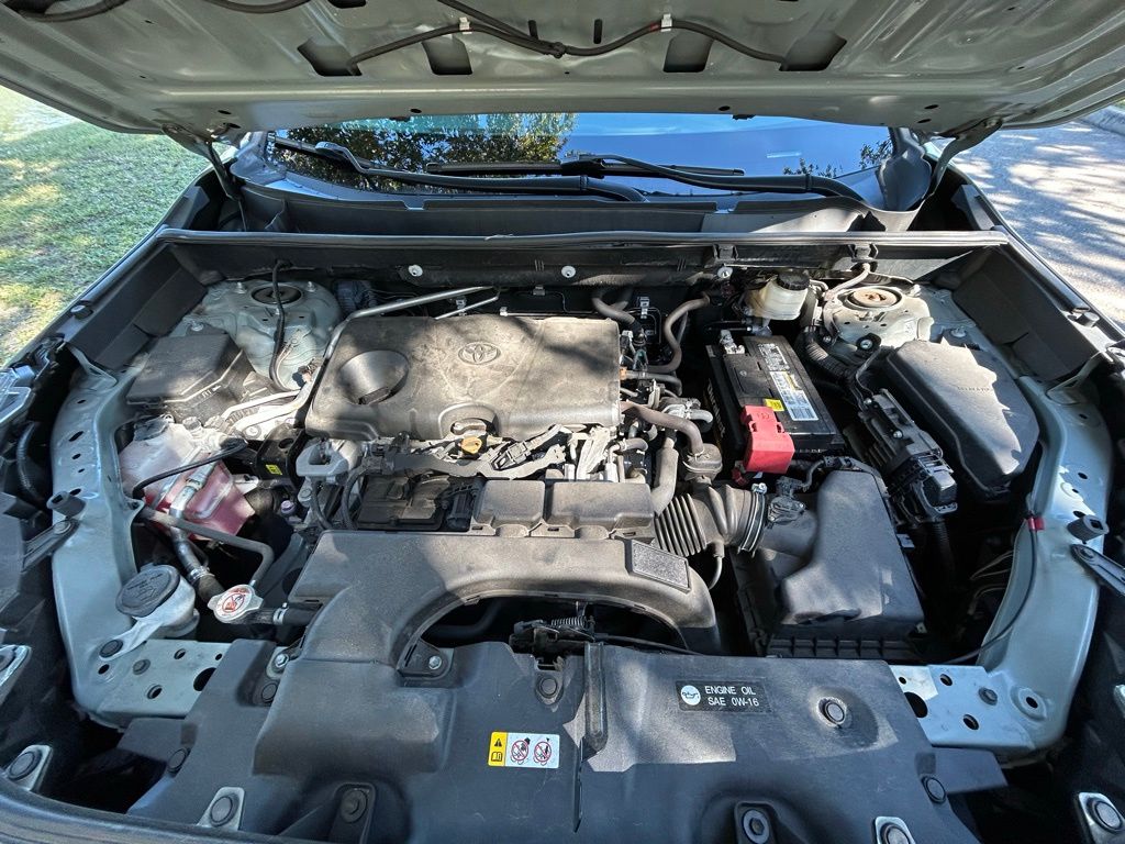 Thumbnail: 2019 Toyota RAV4 - 11