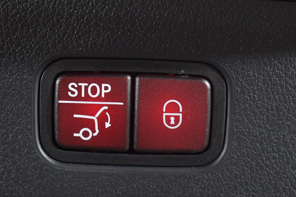 Thumbnail: 2026 Mercedes-Benz GLC - 6