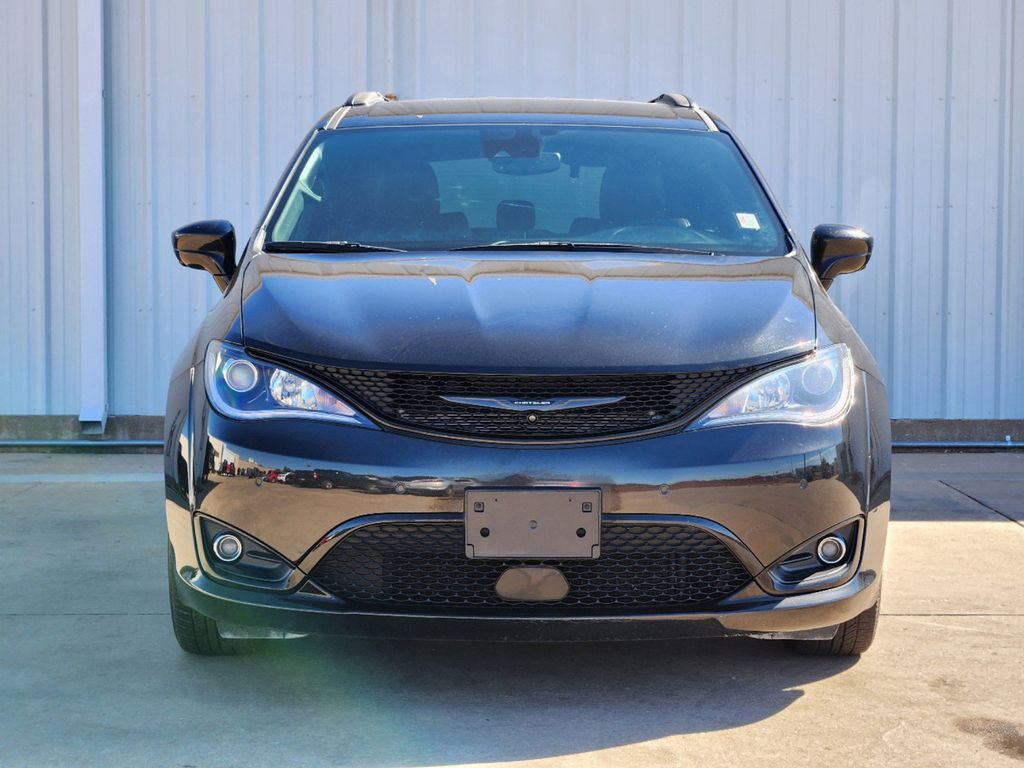 2020 Chrysler Pacifica Launch Edition 2