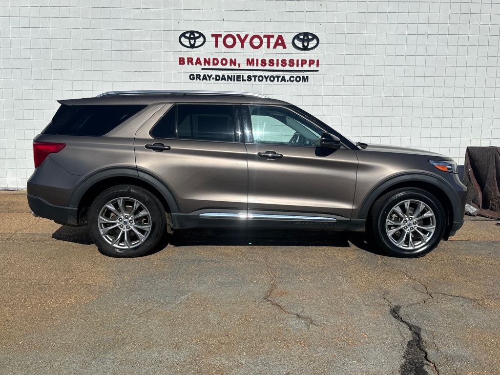 2021 Ford Explorer Limited's photo
