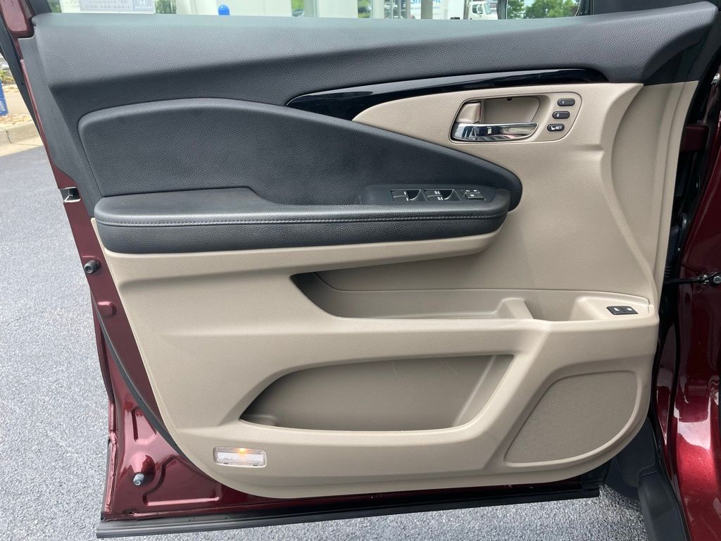 Thumbnail: 2022 Honda Pilot - 24