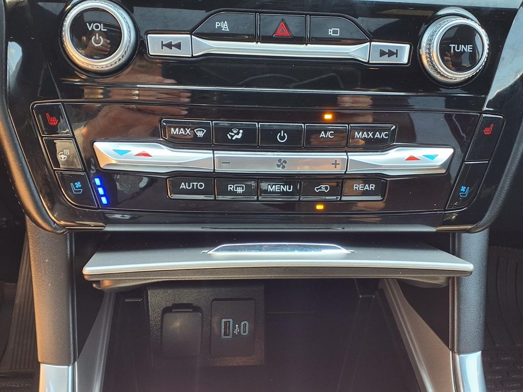 2023 Ford Explorer Platinum White at Baytown Hyundai