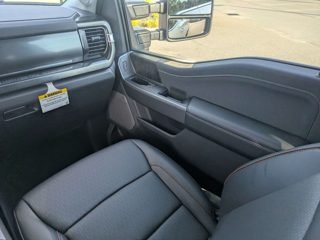 2026 Ford F-350 Super Duty LARIAT