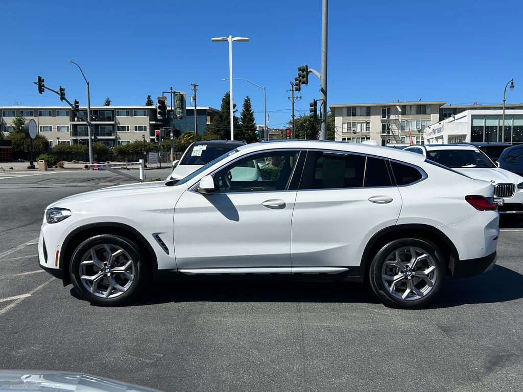 Thumbnail: 2023 BMW X4 - 2