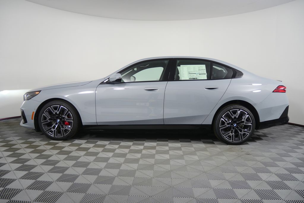 Thumbnail: 2026 BMW i5 - 6