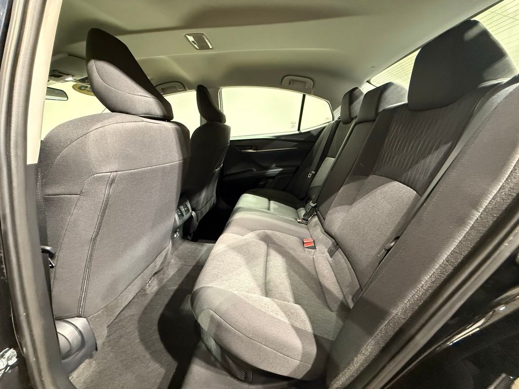 2025 Toyota Camry LE 17