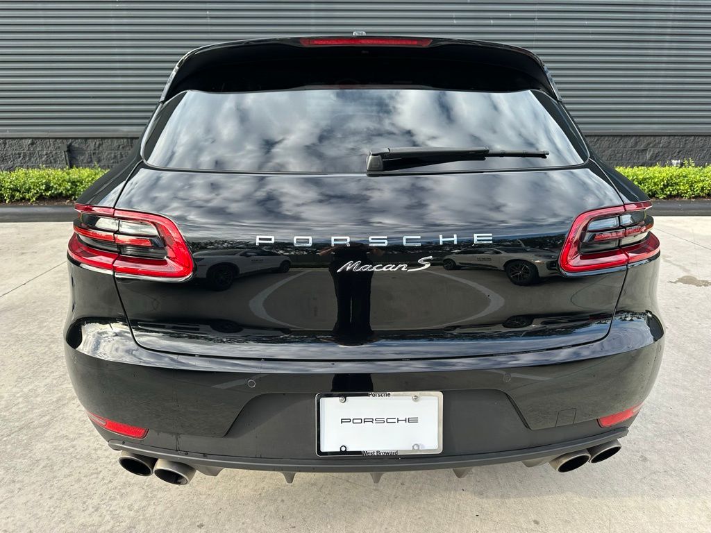 Thumbnail: 2016 Porsche Macan - 12